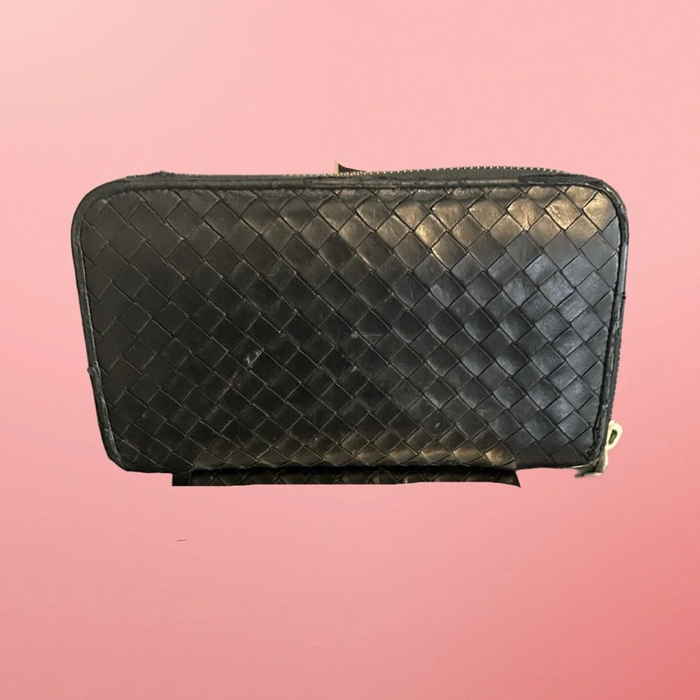 Bottega Veneta Black Woven Wallet - Picture 1 of 9